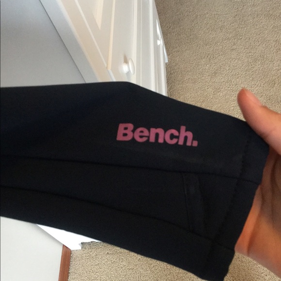 Bench rain coat that is and fuzzy on the inside - Picture 3 of 6